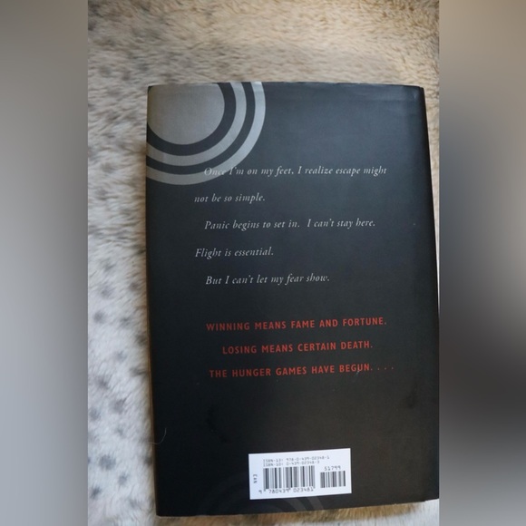 The Hunger Games Trilogy Hard Cover Box Set. Written by Suzanne Collins - Picture 10 of 15